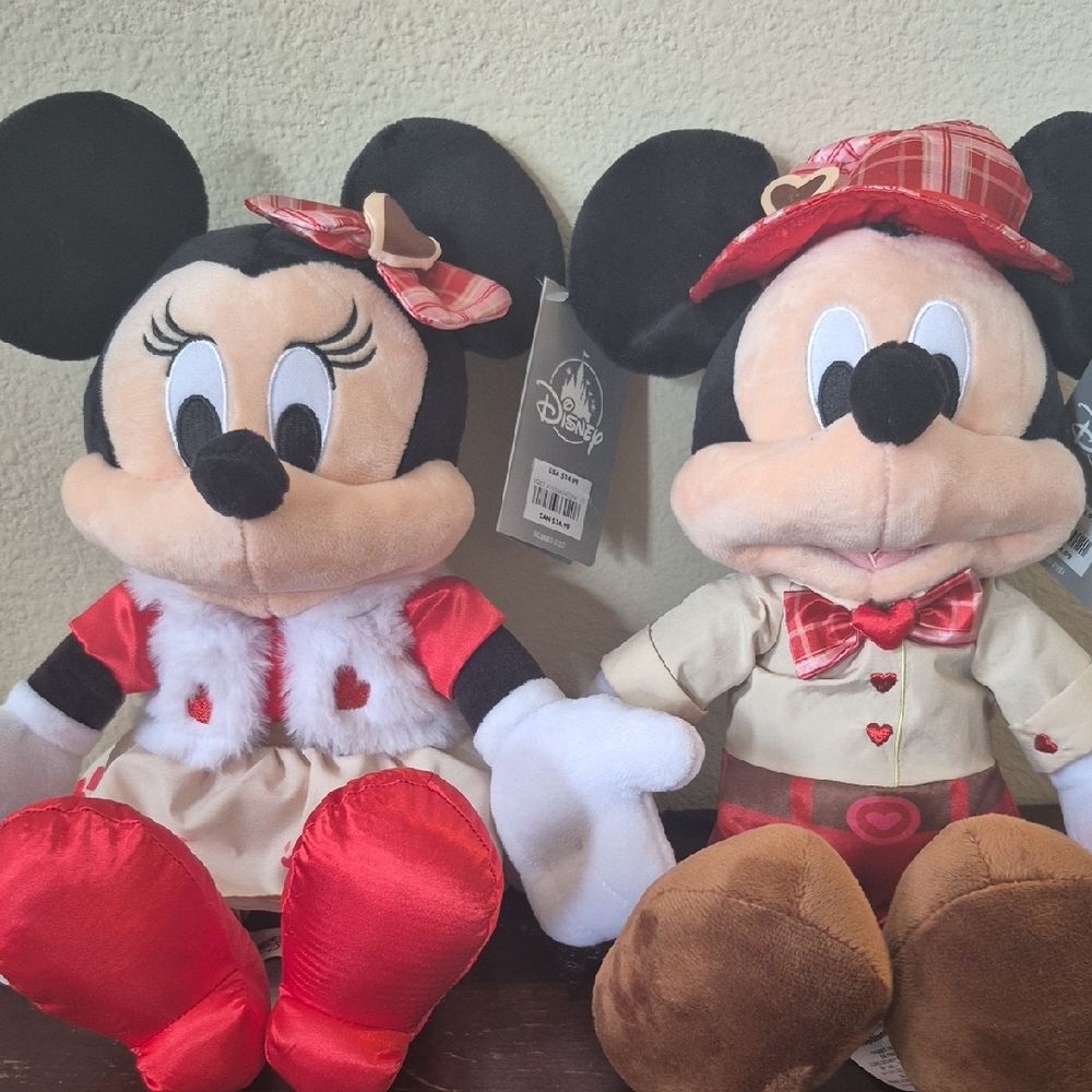 WDW NWT Festive Minnie and Mickey Plush Pair in Red and Tan